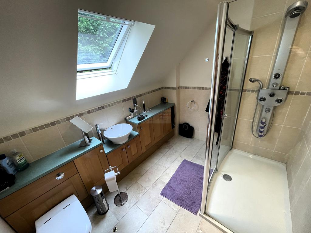 Master En-Suite Shower Room.JPG