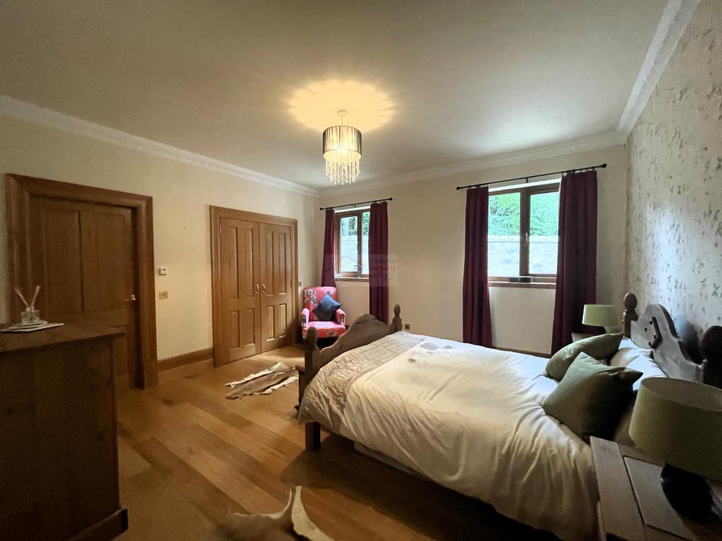 Bedroom 4b.JPG