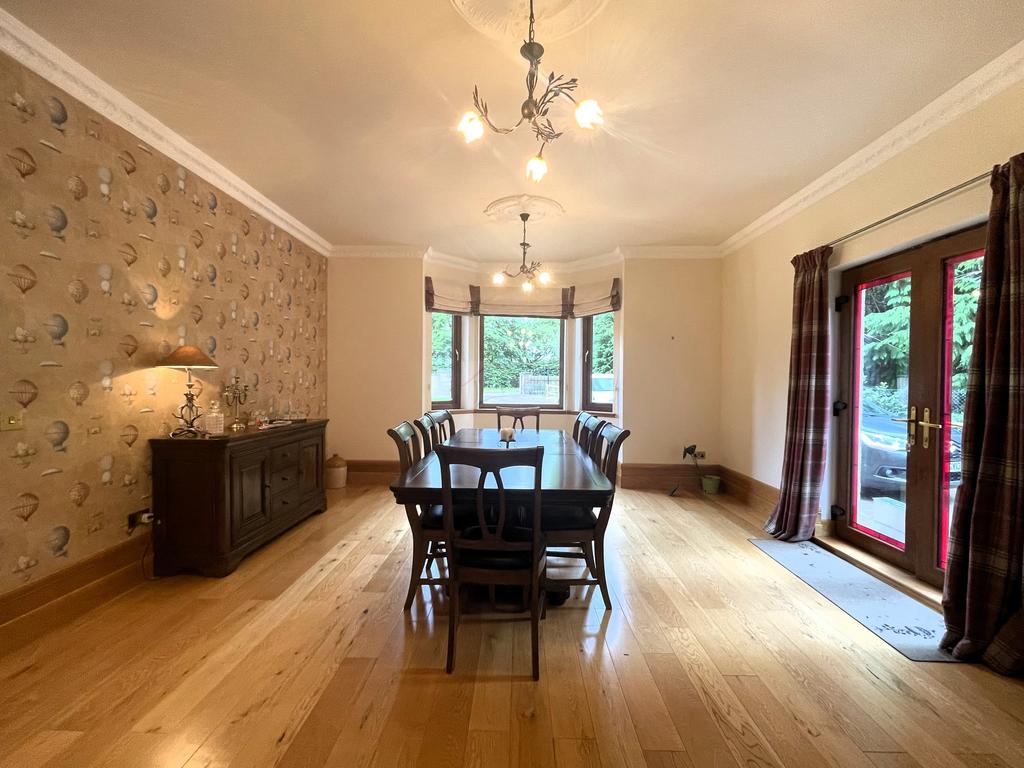 Dining Room a.JPG