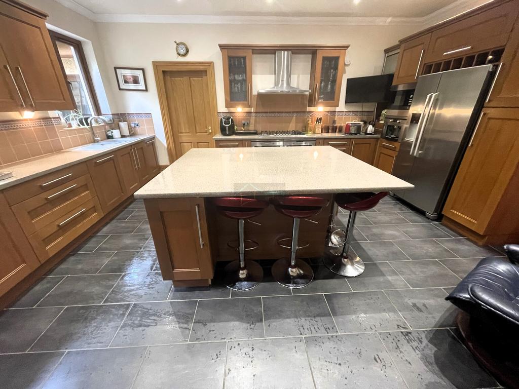 Kitchen b.JPG