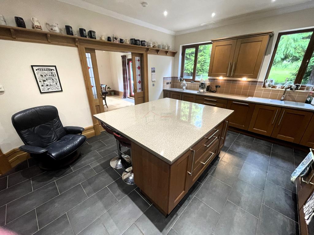Kitchen c.JPG