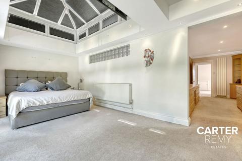 4 bedroom detached house for sale, Shipwrights Drive, Benfleet, SS7