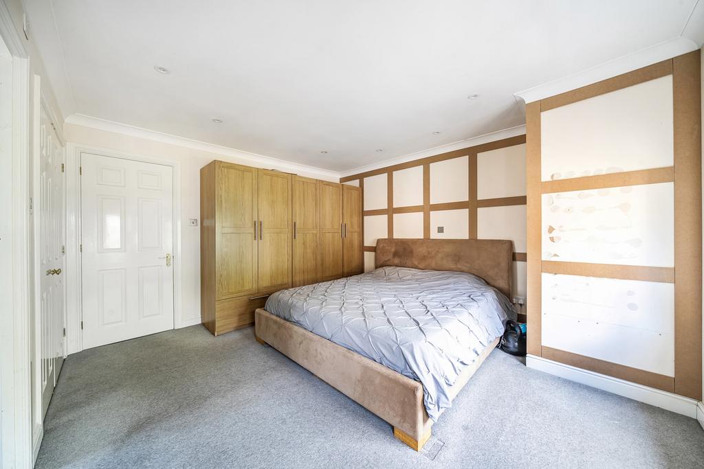 1317241-15-685eea...