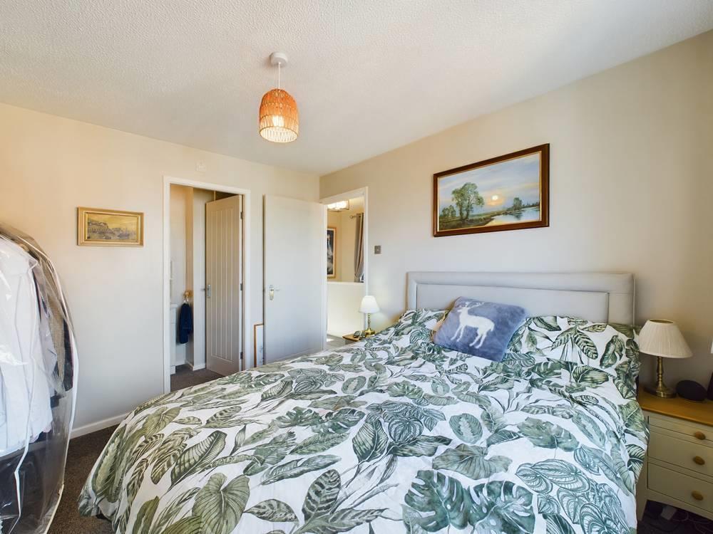 Master bedroom 2.jpg