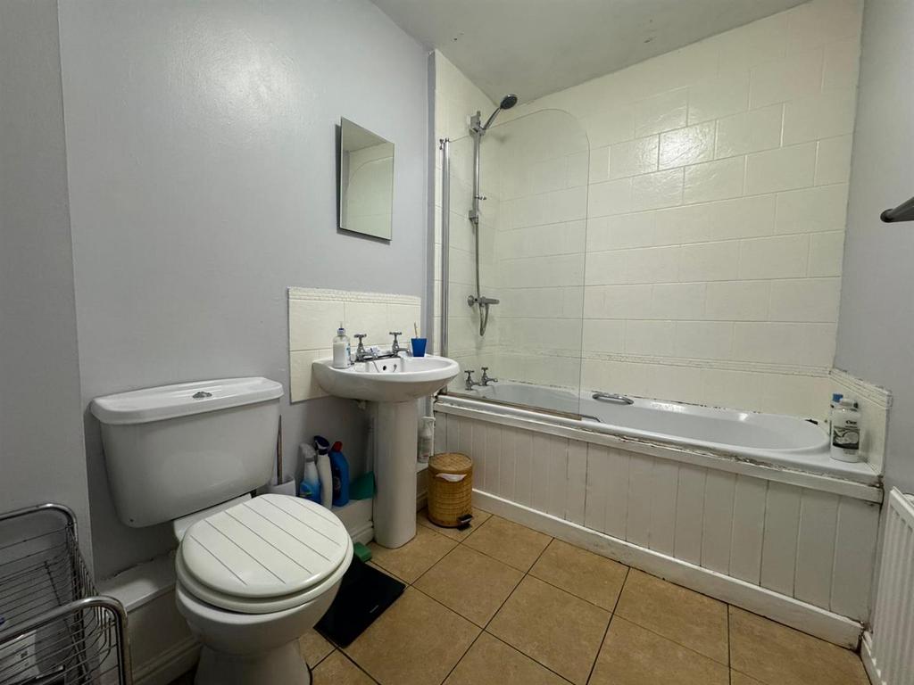 Bathroom.jpg