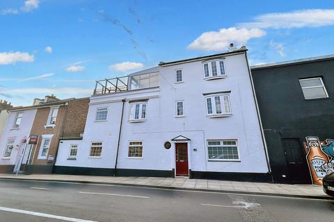 3 bedroom terraced house to rent, Leopold Street, Southsea, PO4