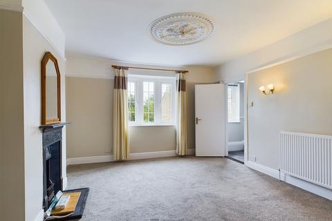 3 bedroom terraced house to rent, Leopold Street, Southsea, PO4