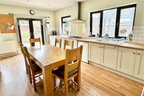 5 bedroom detached house for sale, Queens Road, Beeston, NG9 2BP