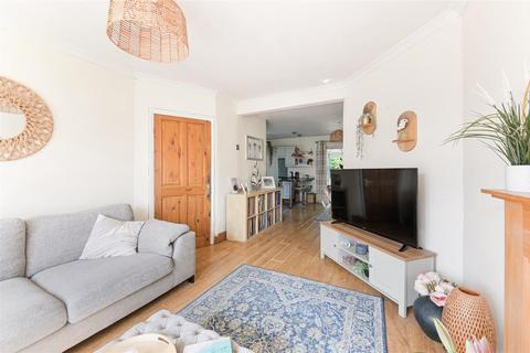 190 Chipstead Way, Woodmansterne, Banstead, SM7 3JU