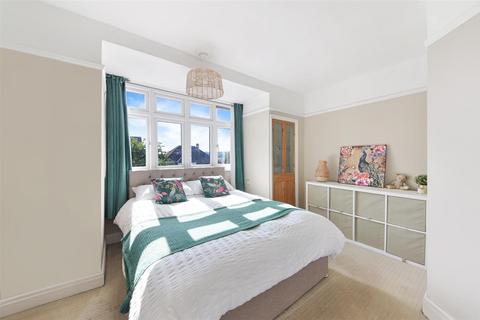 190 Chipstead Way, Woodmansterne, Banstead, SM7 3JU