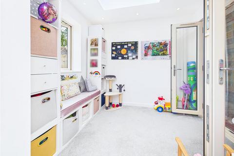 60 Burton Road, Whittington, Lichfield, WS14 9NN
