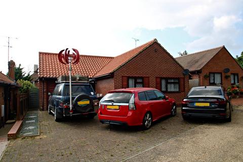 undefined, Swan Close, Colchester