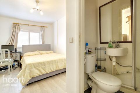 undefined, Campion Close, Romford, RM7 0WX