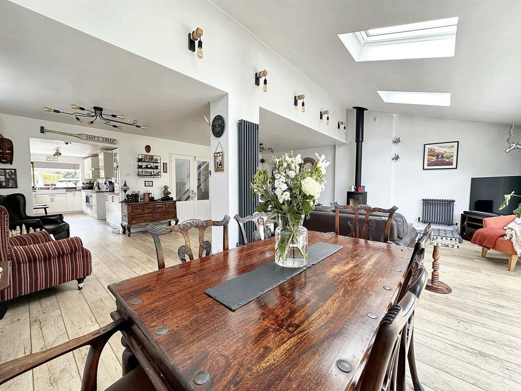 Living/Dining Area