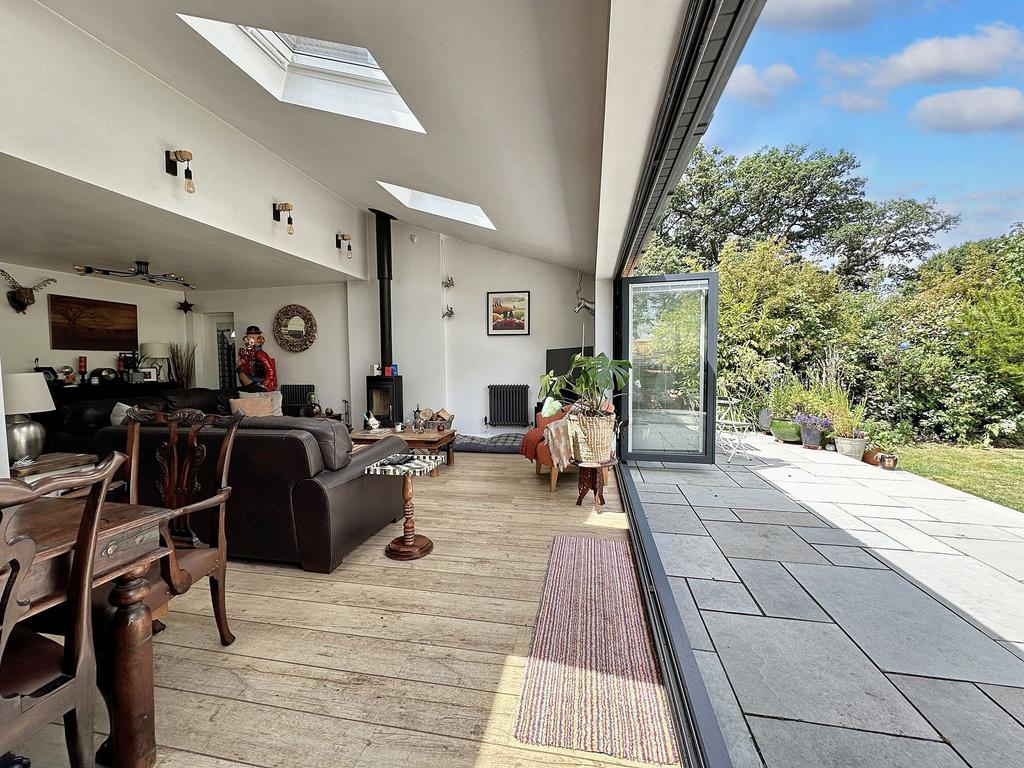 Living/Dining Area