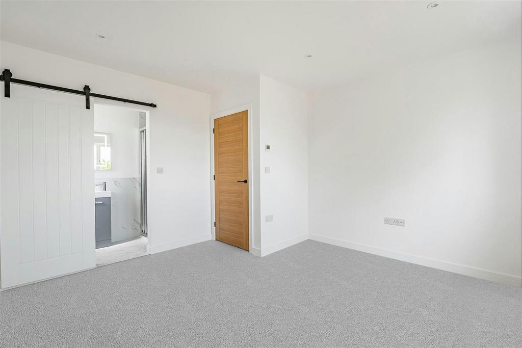 Downstairs Double Bedroom