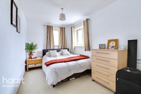 54 Brackley Crescent, Basildon, SS13 1RA
