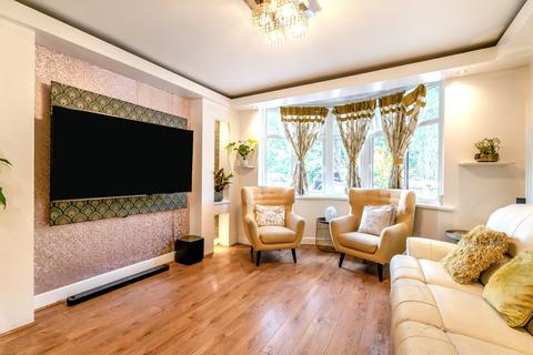undefined, Woodlands Road, Isleworth TW7