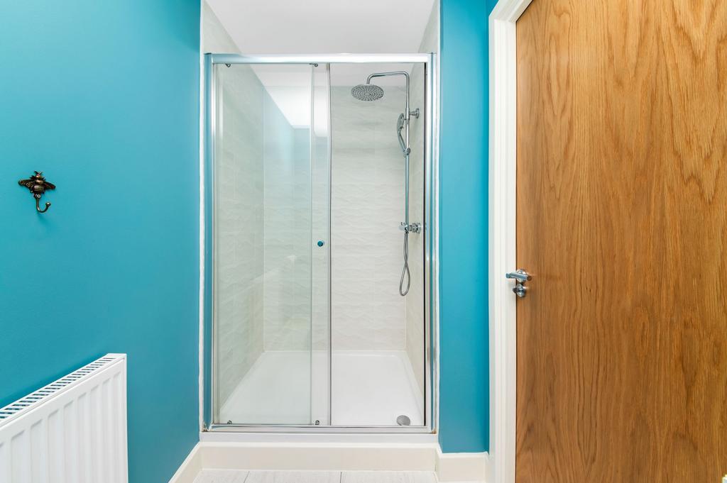 Bedroom two en suite