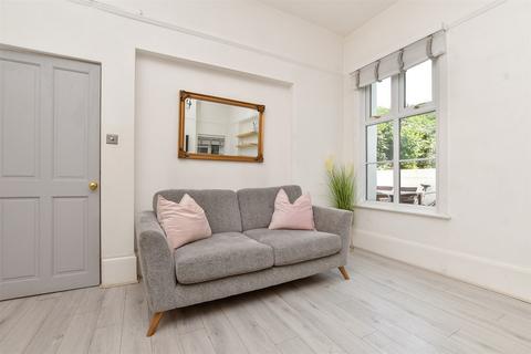 2 bedroom ground floor maisonette for sale, Croft Road, Sutton, Surrey