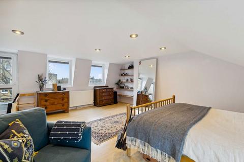 3 bedroom flat for sale, Venn Street, London SW4