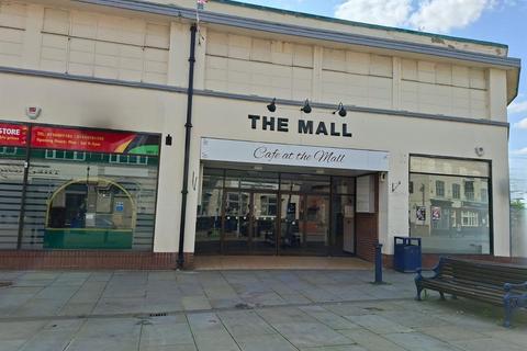 Retail property (high street) to rent, 53 Nottingham St Melton Mowbray LE13 1NN