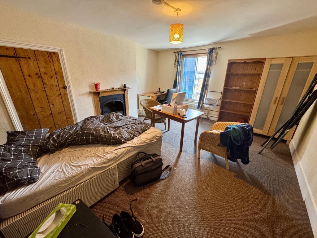 Flat 12b - bedroom 3 or living room