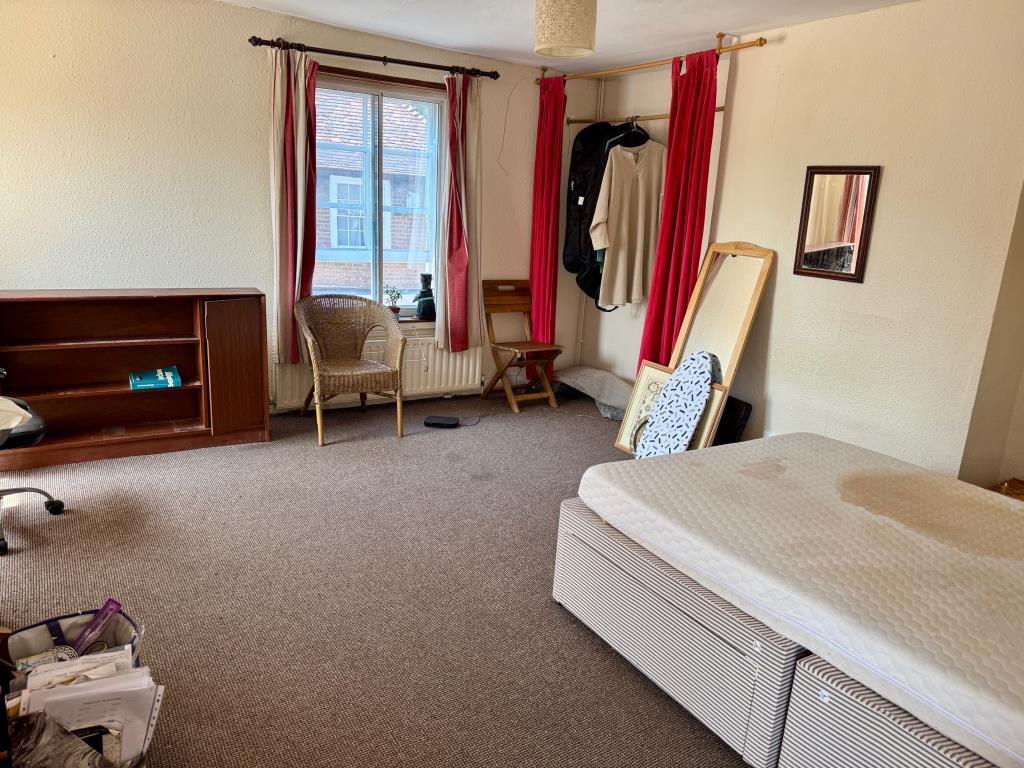Flat 12b - bedroom 1
