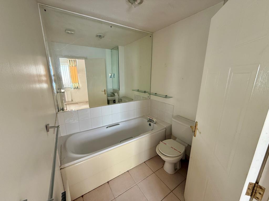 Bedroom one's en-suite