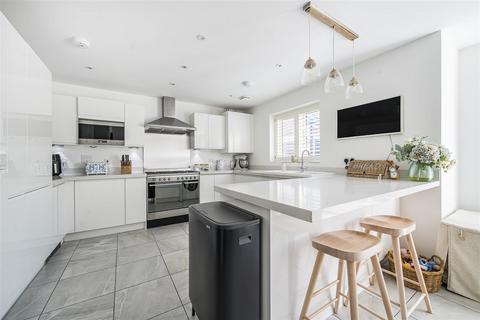 4 bedroom detached house for sale, Centenary Close, Hilperton BA14