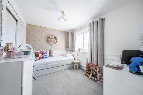 9 Centenary Close, Hilperton, Trowbridge, BA14 7XG