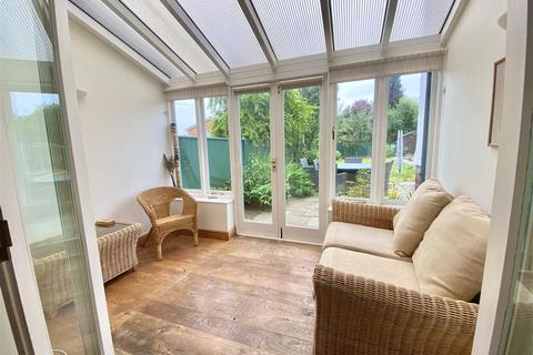3 bedroom semi-detached house for sale, 11 Bank Drive West, Shrewsbury, SY3 9DJ