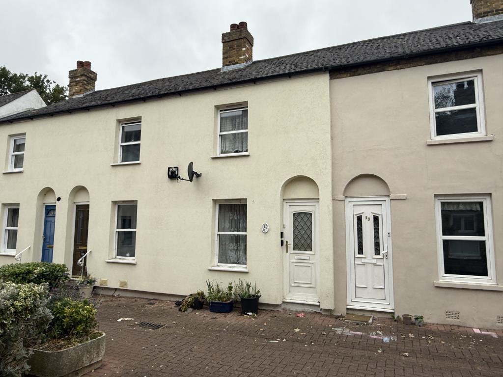 Front View of House in need of Improvement