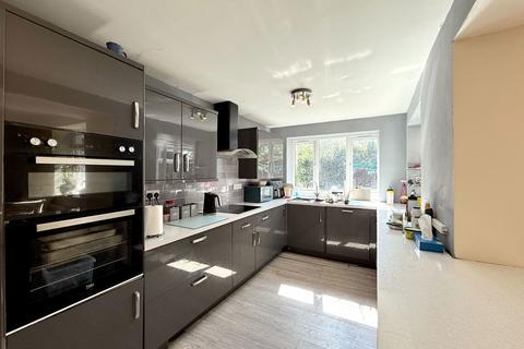 4 bedroom semi-detached house for sale, Landor Road, Knowle