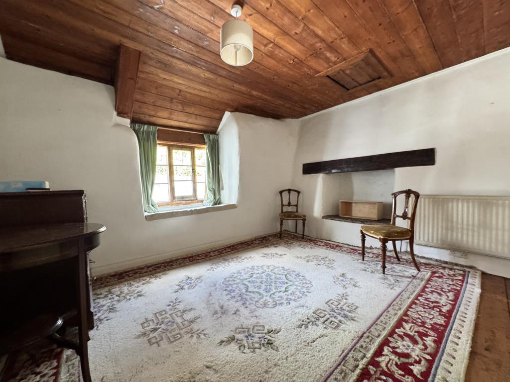 Spacious bedroom