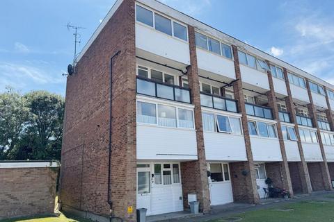62 Edgewood Drive, Orpington, BR6 6LH