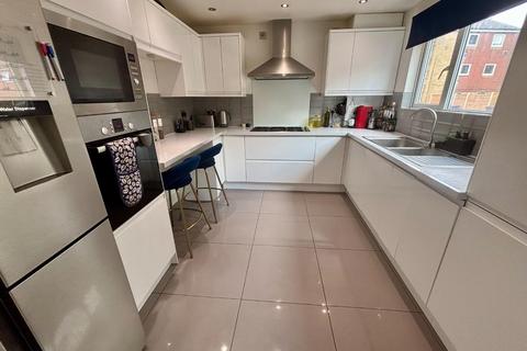 7 Brackenfield Square, Northampton, NN3 5AS