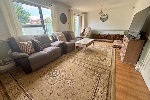 7 Brackenfield Square, Northampton, NN3 5AS