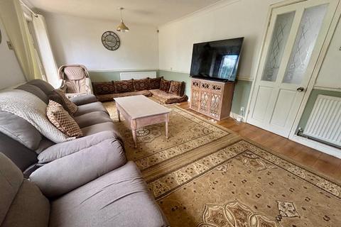 7 Brackenfield Square, Northampton, NN3 5AS