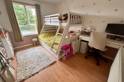 7 Brackenfield Square, Northampton, NN3 5AS