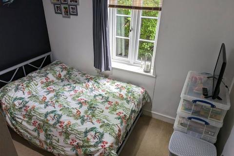 undefined, Warner Close, Basingstoke, Hampshire