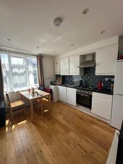 3 bedroom flat to rent, Bavaria Road - Flat C, Islington, London, N19