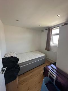 3 bedroom flat to rent, Bavaria Road - Flat C, Islington, London, N19