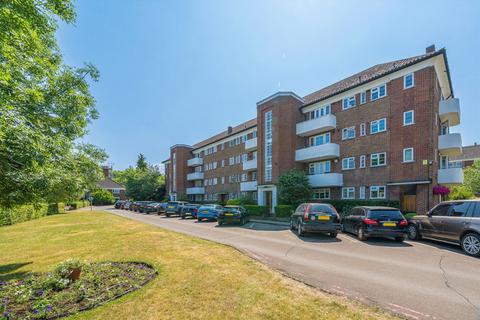 14, Buckingham House Courtlands, Richmond, TW10 5AP