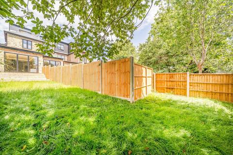 Flat 4, 2 Lynton Road, London, W3 9HP