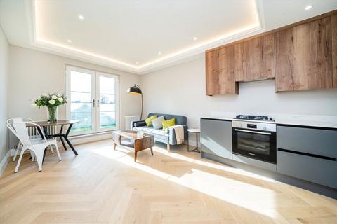 2 bedroom flat for sale, Lynton Road, London W3