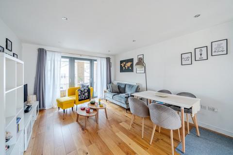 1 bedroom flat for sale, Eythorne Road, London, SW9