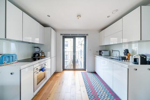 1 bedroom flat for sale, Eythorne Road, London, SW9