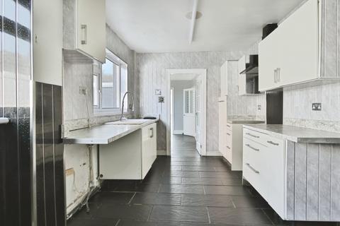 3 bedroom terraced house for sale, Park Avenue, Withernsea, HU19 2JU