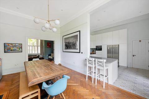 2 bedroom flat for sale, Brondesbury Road, London, NW6